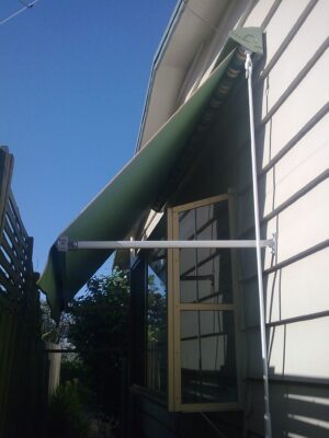 295201402833635369597133603642 Archline Pivot Drop Arm Awning