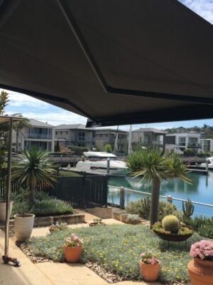 Australia Semi-Cassette Folding Arm Awning