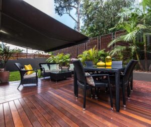 Australia R-90 and Pitch Control Folding Arm Awning