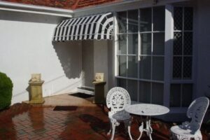 chang Dutch Hood Canopy