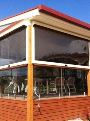 eZip Blind in Clear PVC or Screen fabric
