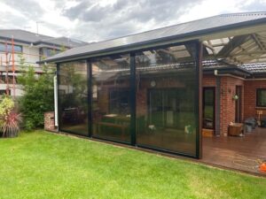 eZip Blind in Clear PVC or Screen fabric