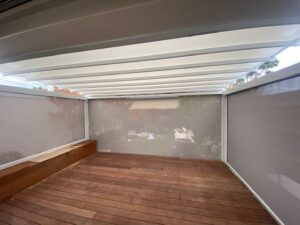 eZip Blind in Clear PVC or Screen fabric