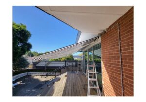 Global 2020 Semi-Cassette Folding Arm Awning